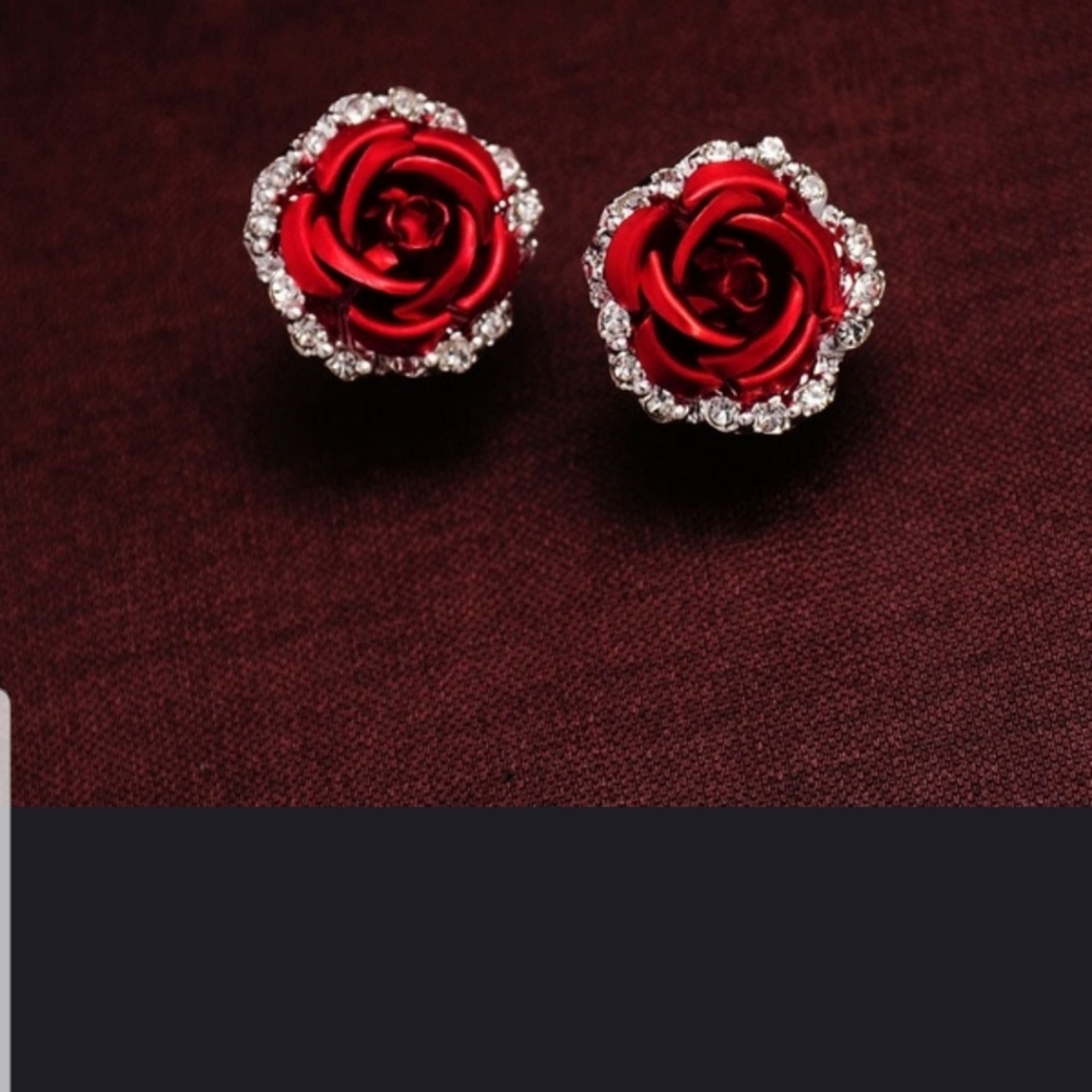 🌹🌹HOST PICK🌹🌹BREATHTAKING!!  Red Rose earrings in SILVER 🌹🌹 - Picture 3 of 16